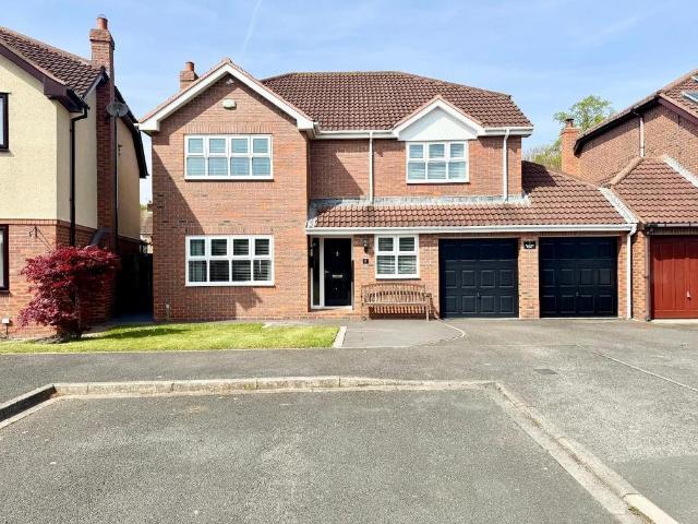 4 bedroom detached house for sale