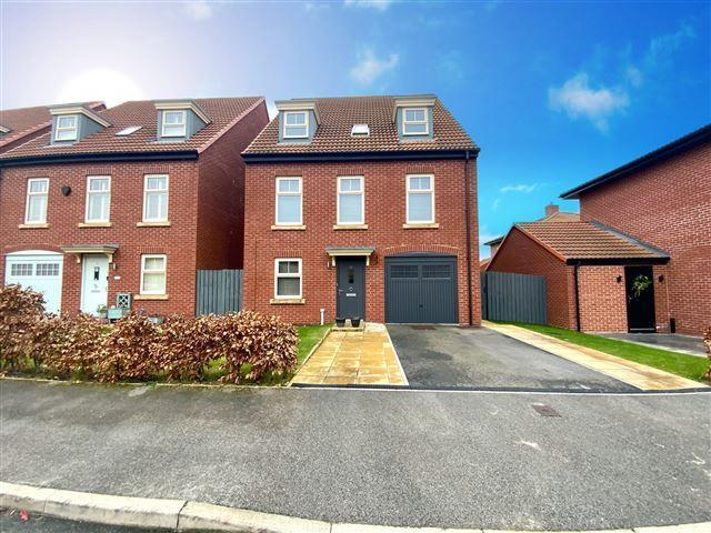 4 bedroom detached house for sale