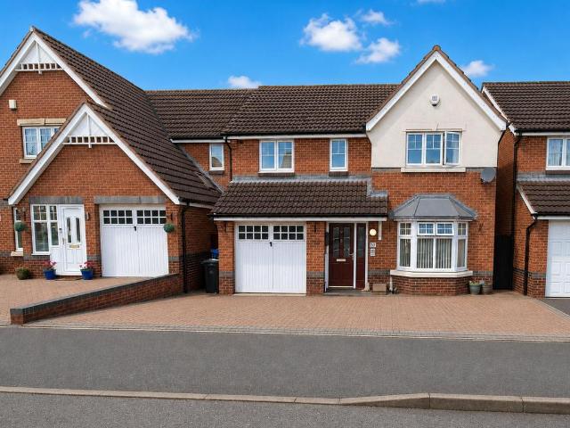 4 bedroom detached house for sale