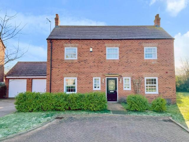 4 bedroom detached house for sale