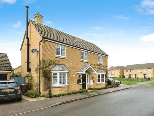 4 bedroom detached house for sale
