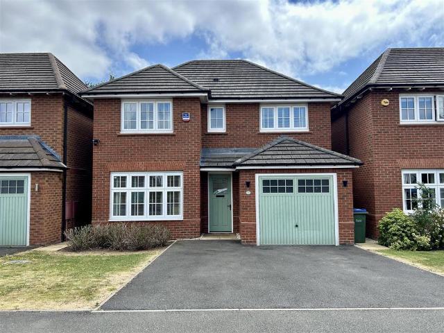 4 bedroom detached house for sale