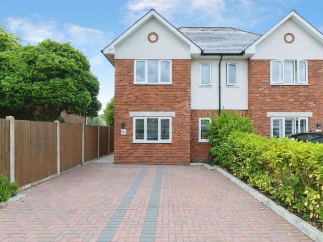 4 bedroom semi detached house for sale