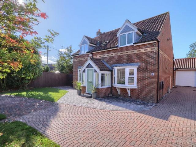 4 bedroom detached house for sale