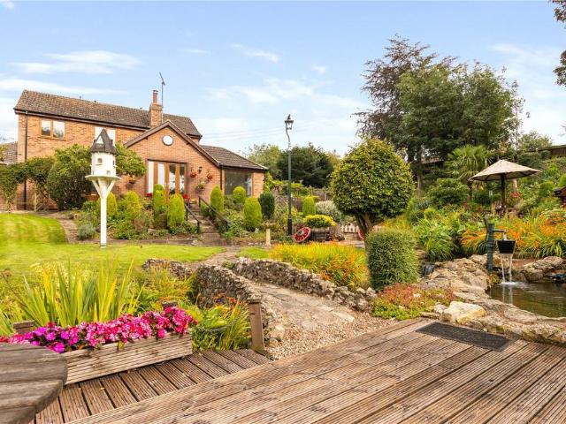 4 bedroom detached house for sale