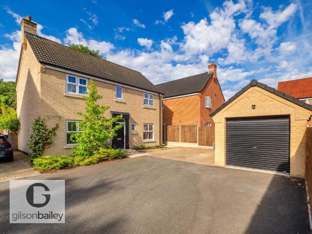 4 bedroom detached house for sale