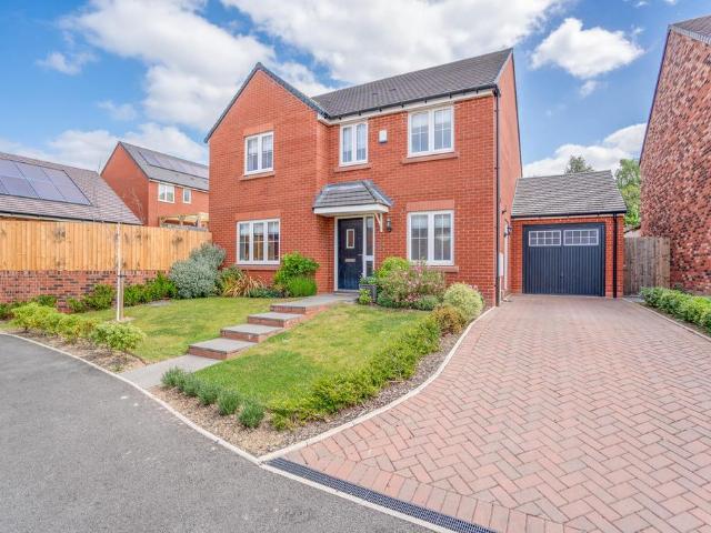 4 bedroom detached house for sale