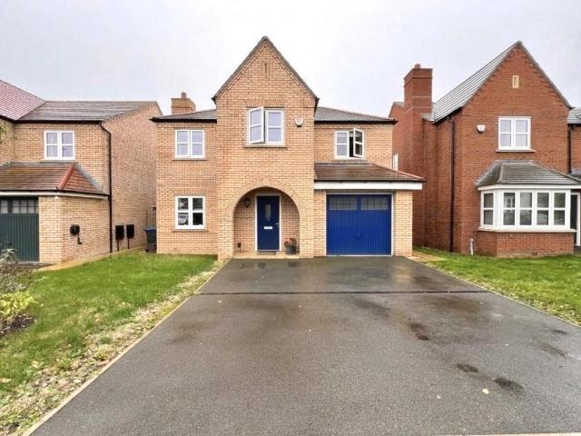 4 bedroom detached house for sale