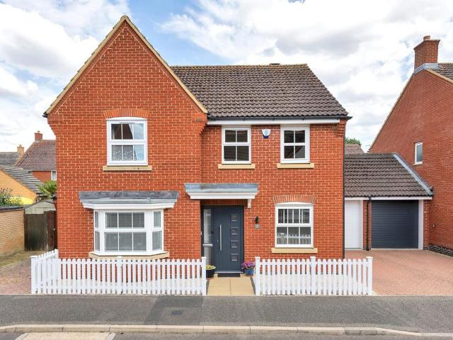 4 bedroom detached house for sale
