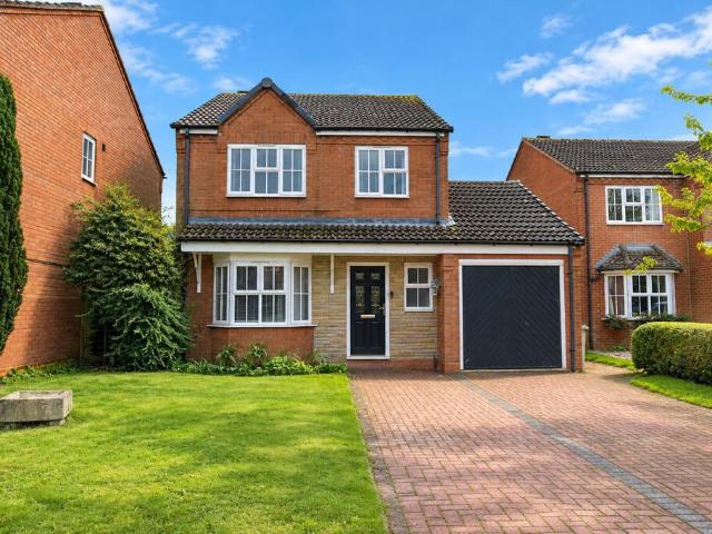 4 bedroom detached house for sale