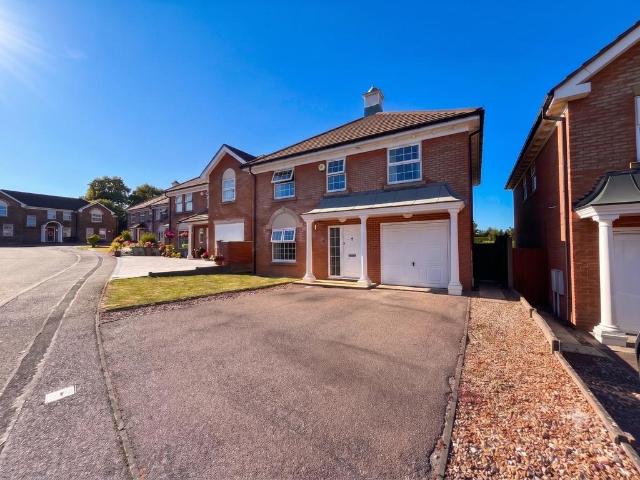 4 bedroom detached house for sale