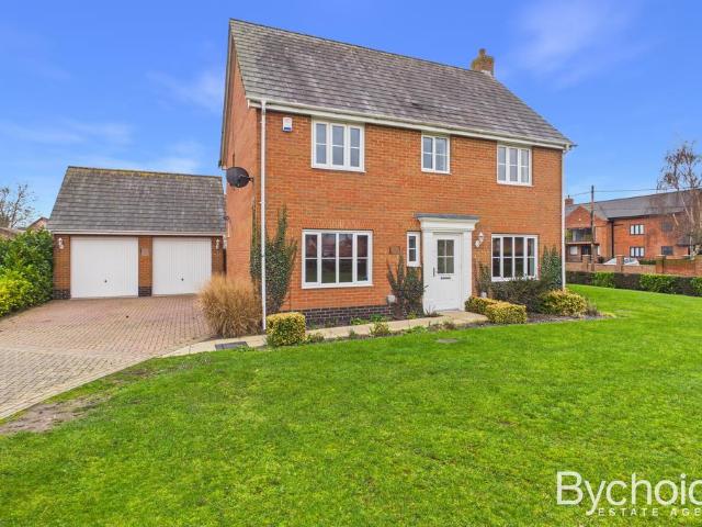 4 bedroom detached house for sale