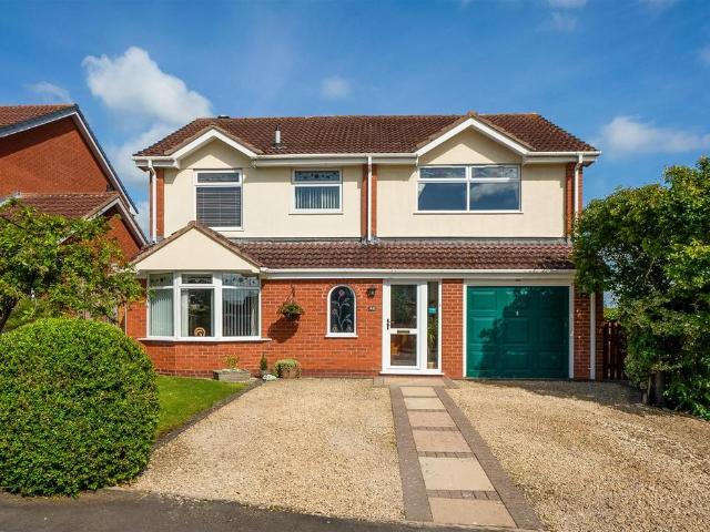 4 bedroom detached house for sale