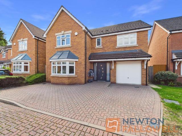 4 bedroom detached house for sale