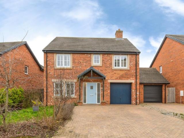 4 bedroom detached house for sale