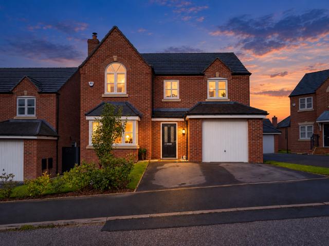 4 bedroom detached house for sale
