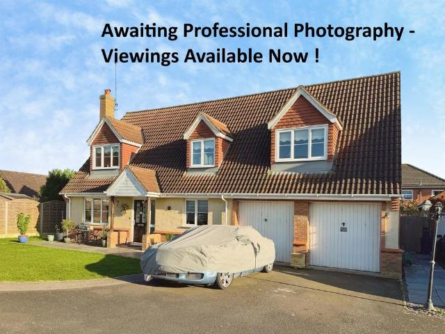 4 bedroom detached house for sale