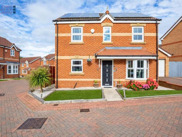 4 bedroom detached house for sale