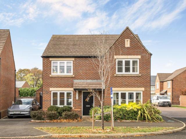 4 bedroom detached house for sale