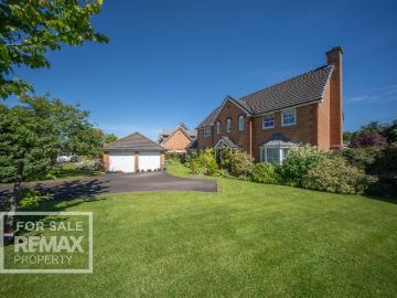 4 bedroom detached house for sale