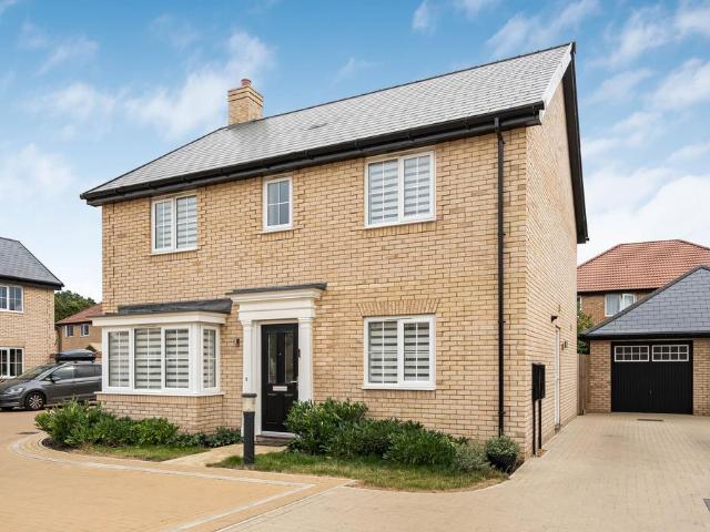 4 bedroom detached house for sale