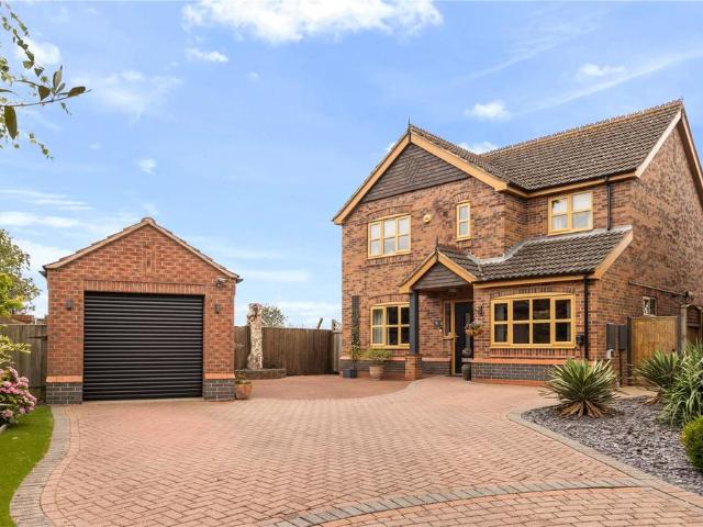 4 bedroom detached house for sale