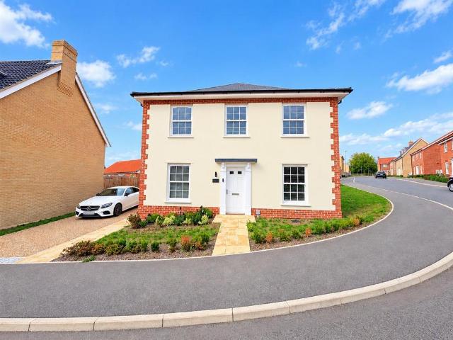 4 bedroom detached house for sale
