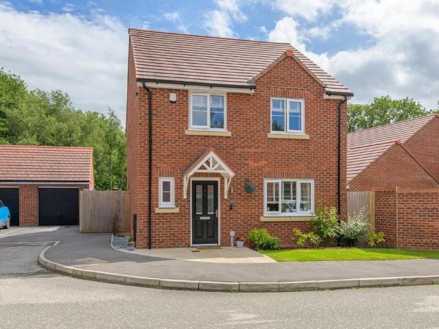 4 bedroom detached house for sale