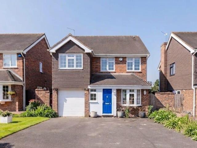 4 bedroom detached house for sale