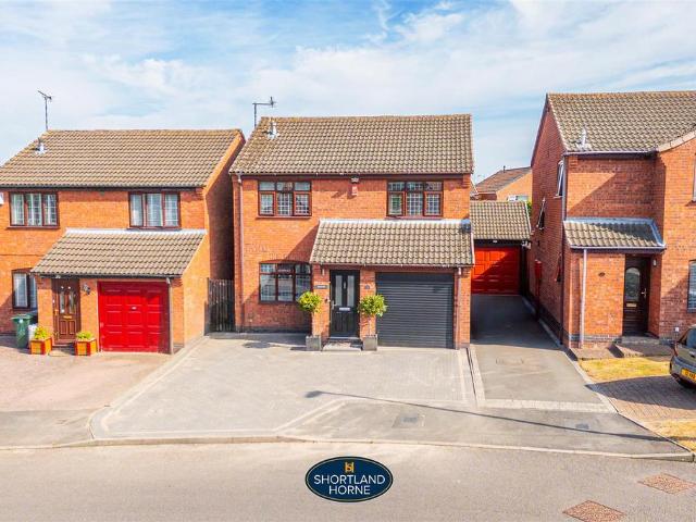 4 bedroom detached house for sale