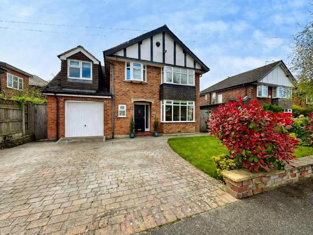 4 bedroom detached house for sale