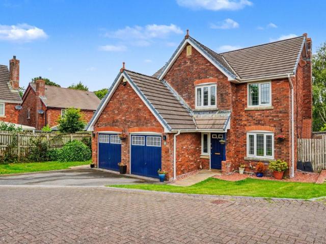 4 bedroom detached house for sale