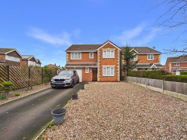 4 bedroom detached house for sale