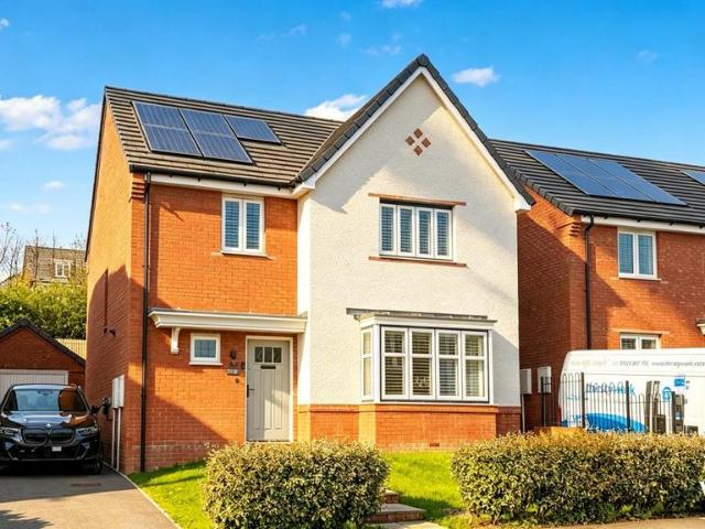 4 bedroom detached house for sale