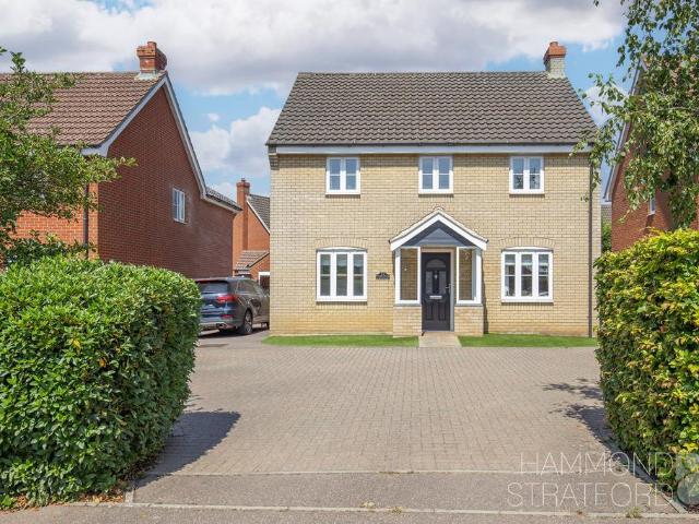 4 bedroom detached house for sale