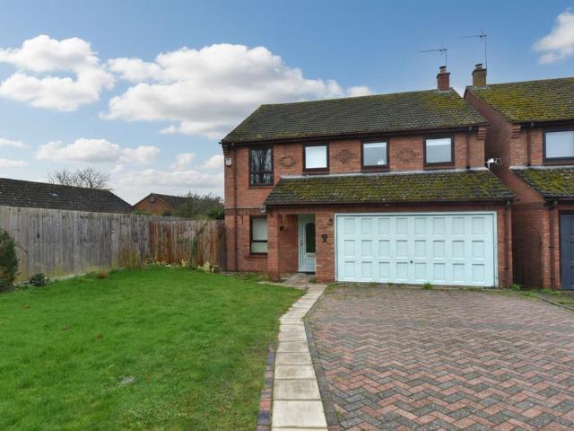 4 bedroom detached house for sale