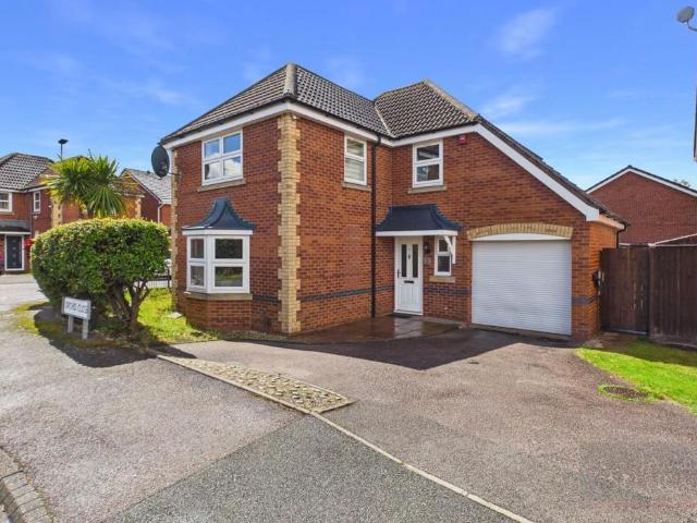4 bedroom detached house for sale