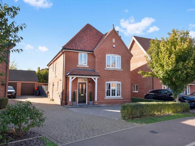 4 bedroom detached house for sale