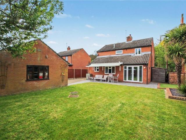 4 bedroom detached house for sale