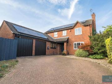 4 bedroom detached house for sale