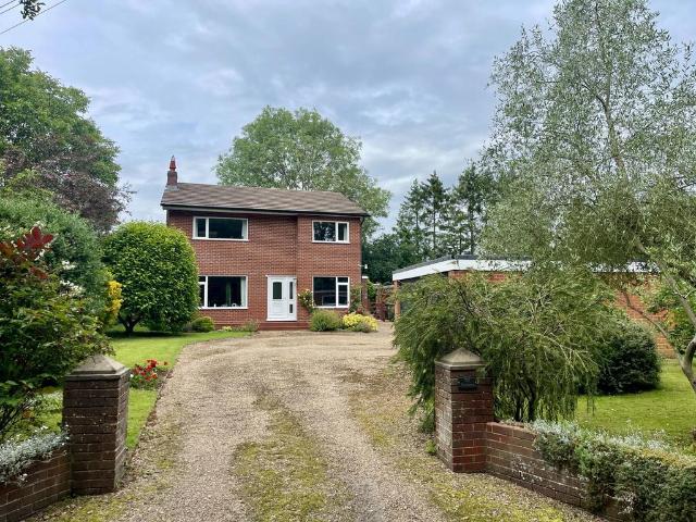 4 bedroom detached house for sale