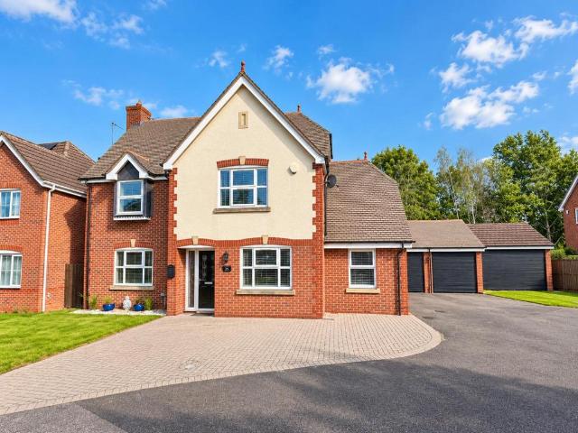 4 bedroom detached house for sale