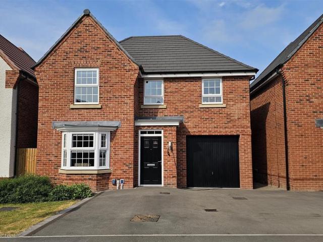 4 bedroom detached house for sale