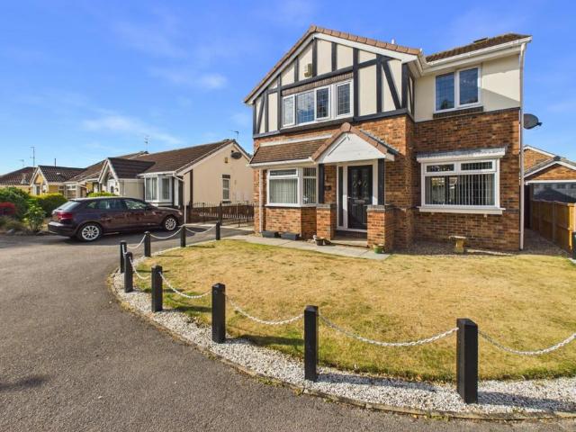 4 bedroom detached house for sale