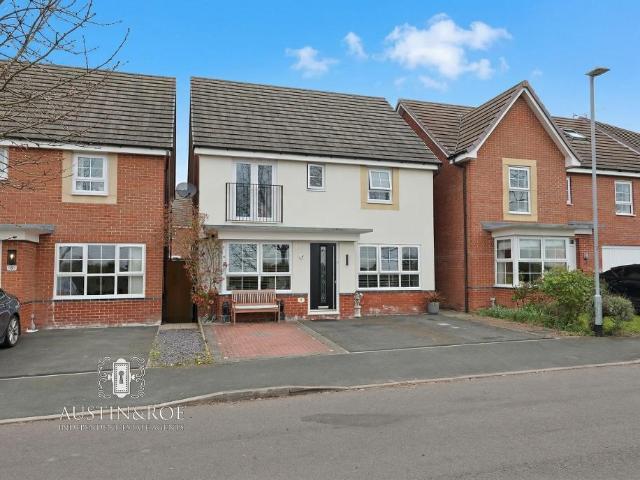4 bedroom detached house for sale