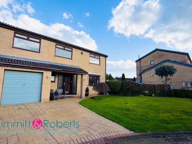 4 bedroom detached house for sale