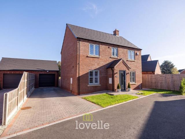 4 bedroom detached house for sale