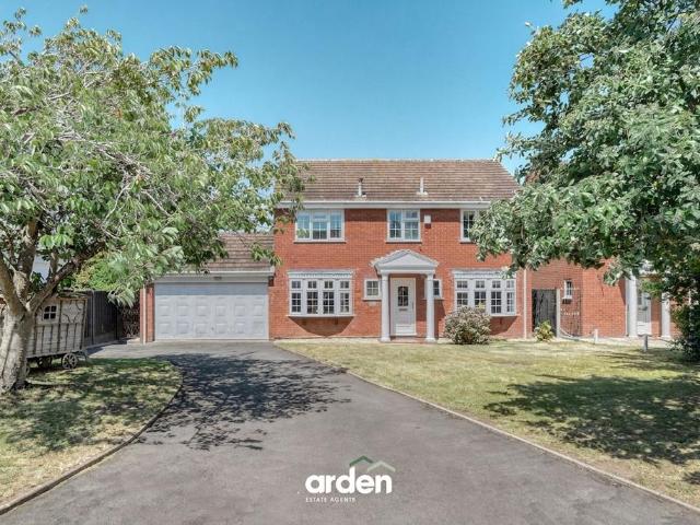 4 bedroom detached house for sale