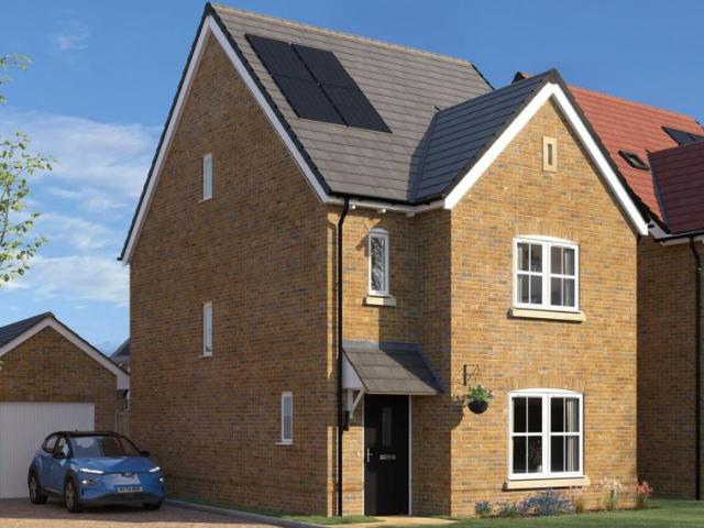 4 bedroom detached house for sale
