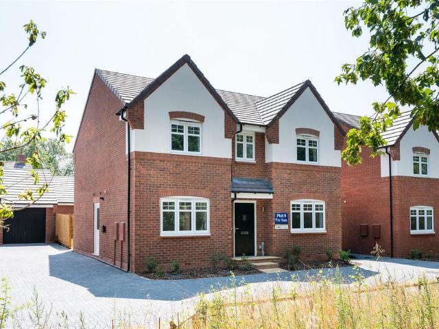 4 bedroom detached house for sale
